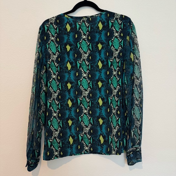Equipment Femme 100% Silk Blue Snakeskin Print Sheer Long Sleeve Blouse - Picture 7 of 7